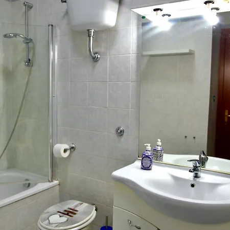 4 Four: Relaxing-green-cosy-warm Apartment Vitinia