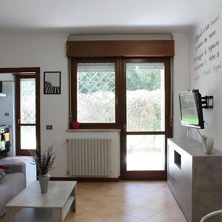 4 Four: Relaxing-green-cosy-warm *