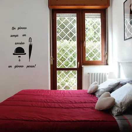 4 Four: Relaxing-green-cosy-warm Apartment