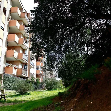 4 Four: Relaxing-green-cosy-warm *